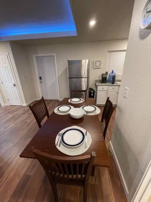 Brand New 2Br Cute Blue Led In North Fresno Apartment Luaran gambar