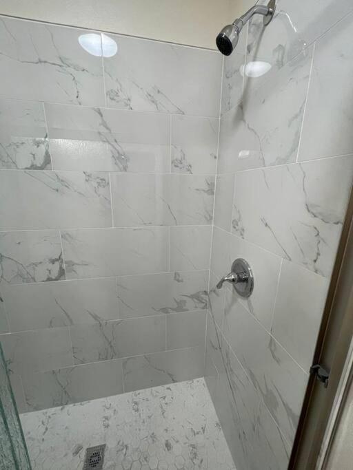 Brand New 2Br Cute Blue Led In North Fresno Apartment Luaran gambar